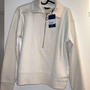 Gant Xs - Helt ny. Nypris 1300kr. Passar S också. 