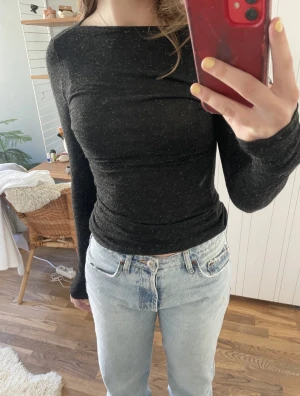 Intimissimi  - Säljer en fin intemissimi tröja skriv för fler bilder