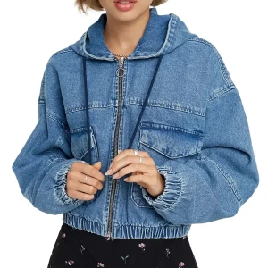 BDG Urban Outfitters jacka - Helt ny jeansjacka från Urban Outfitters som jag köpte på Zalando för några år sedan. Aldrig använd utomhus utan endast på rummet. Kommer aldrig att använda den så det är dags att skiljas åt. Kan självklart skicka fler foton! Hojta till bara 🥰❤️