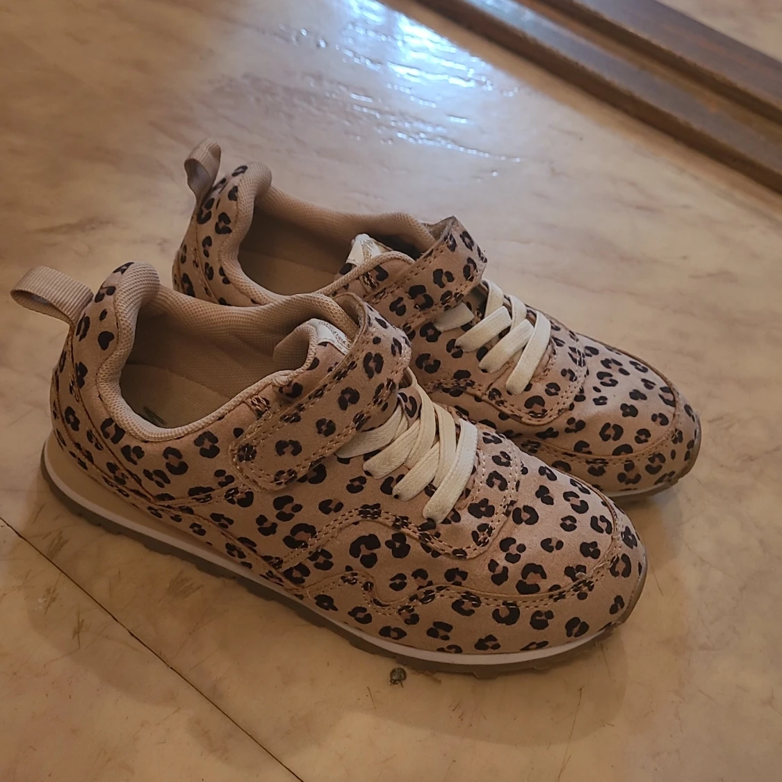 Sneakers använda bara inomhus - 90