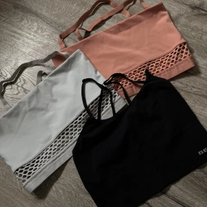 3st sportbhs ifrån betterbodies! - Använda, se bilder för skick! Alla är storlek L