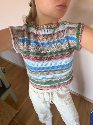 Virkad väst - Egenvirkad väst! 🌷🌸🤠🪸🐚