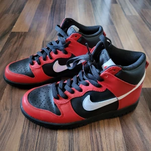 Nike dunk high  - Original pris 1200kr. Använda en gång