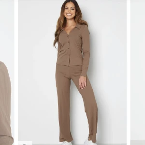 Sett  - De här jättefina oanvänd setter från bubbelroom!❤️❤️ som ny och hör av er vid frågor!!❤️