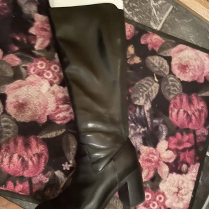 Damstövel strl 39 - Använda på dop, inte till vardags. 