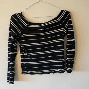 STICKAD TRÖJA - BIKBOK - Använd men bra skick. 