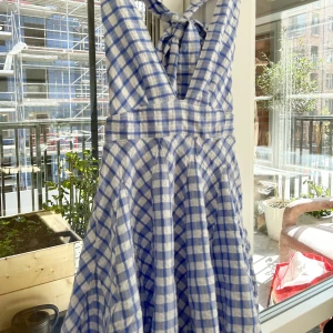 Free people klänning 💙 - Oanvänd free people klänning i jättefin modell stl 34-36 💙tag kvar