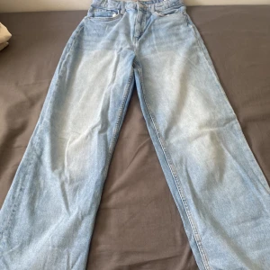 wideleg jeans  - jättefina wideleg jeans som tyvärr inte kommer till användning lägre skriv för fler specifika bilder 