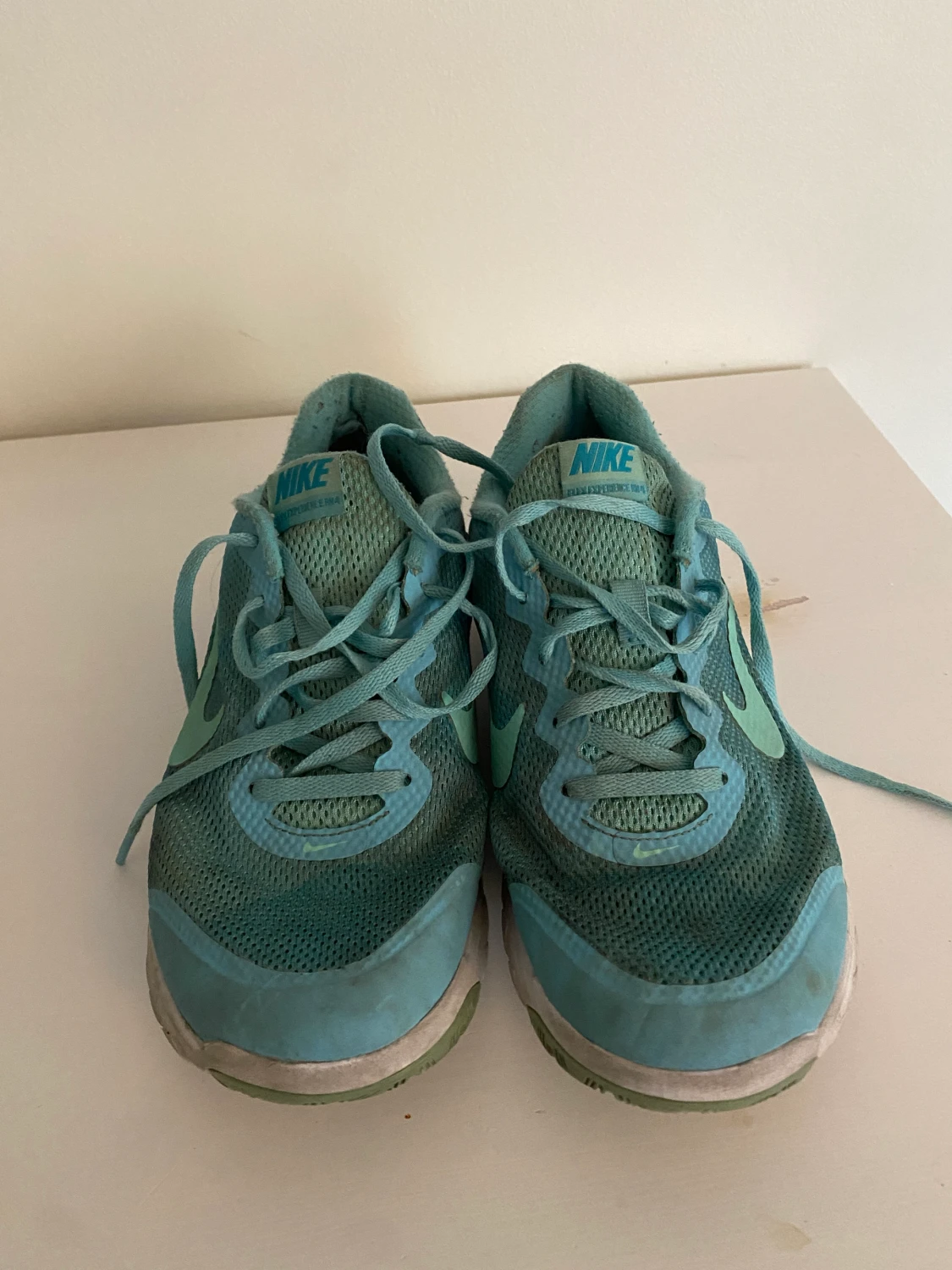 Skor Nike - 90