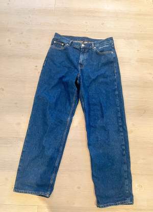 Sweet sktbs jeans. Aldrig använda. Stl Small. Finns i Åre, men kan frakta! 150kr.