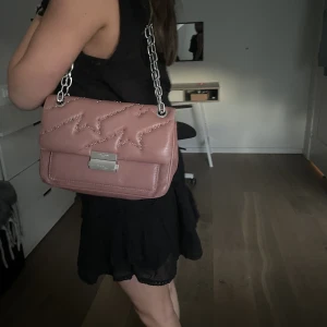 Zadig Voltaire - Äkta zadig Voltaire väska, dustbag och äkthetsbevis medföljer. Ordinarie pris: 5500kr.