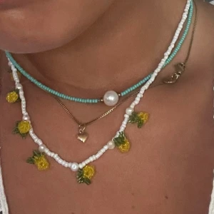 Vit halsband - Så fint köpt från mango! Inga tecken på användning!😍