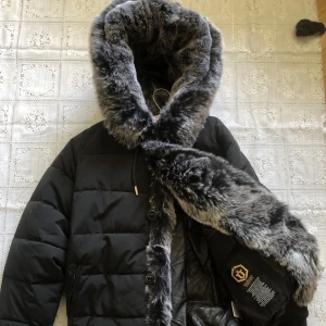 glorious gangsta Jacka - Vinterjacka jätte bekväm, använd 1-2 gånger inget mer