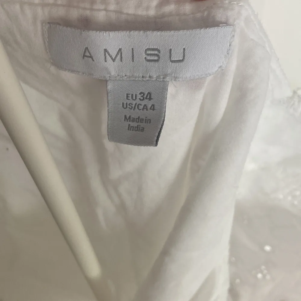 Superfin fin klänning från Amisu i storlek 34! . Klänningar.