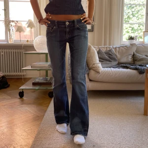 Lowwaist jeans🥰💖 - Sååå fina lowwaist jeans, modell 167🙏🏻💖 Midjemått 37 Innerbenslängd 75