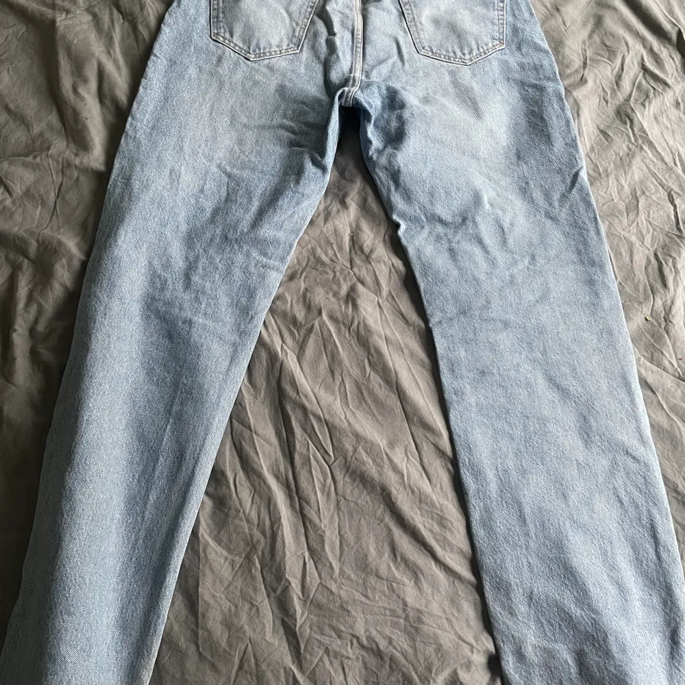 Inprincip oanvända jeans i storlek 29/32 och sitter bra. Jeans & Byxor.