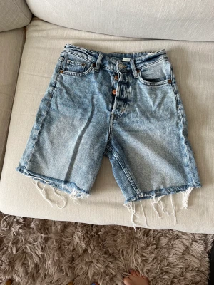 Jeansshorts - Så sköna, men tyvärr för små för mig nu. 