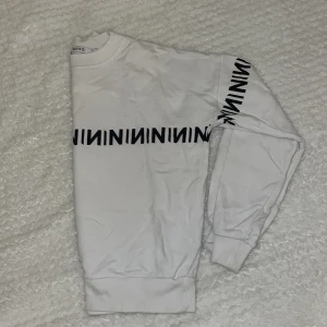 NA-KD Sweatshirt  - Använd fåtal gånger, inga fläckar eller hål