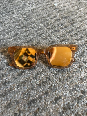 Chimi 004 - Säljer mina chimisar då dom inte kommer till användning. Dom är i använt skick men fortfarande fina (några små repor på glaset) Model 004 i färgen peach