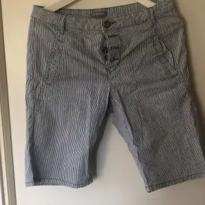 Shorts från Lindex använd fåtal gånger 