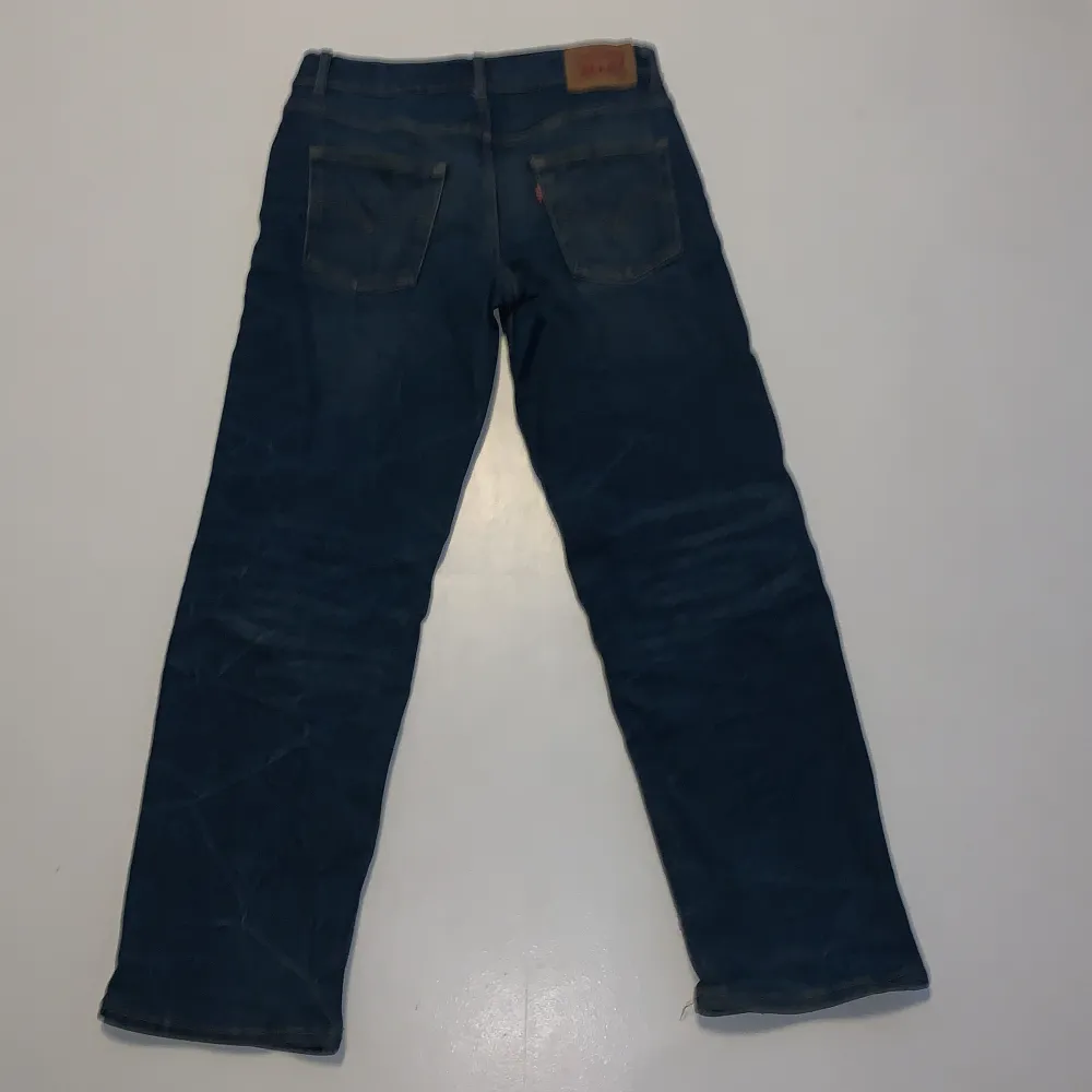 Säljer mina fina Levi's jeans. Skick 10/10, säjer pga att dom inte kommer till användning. Jeans & Byxor.