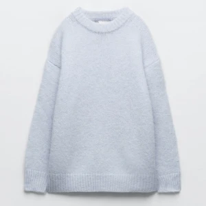 Stickad blå tröja - Stickad blå tröja från zara, jätte mysig och knappt använd! Köparen står för frakten❤️