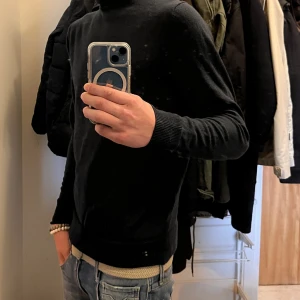 Tiger of sweden polo - Tja säljer denna jätte fina polo tröja ifrån tiger of Sweden som inte kommer till användning 🙃skick… 8/10