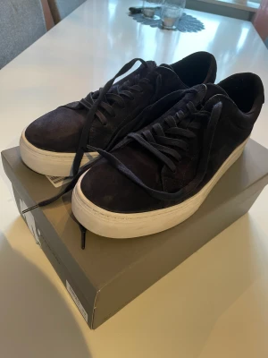 Ändvänt dom ca 3 gånger, pris kan diskuteras  - Köpte dom för ca 1 månad sen men ångrad mig bara, pris kan diskuteras 