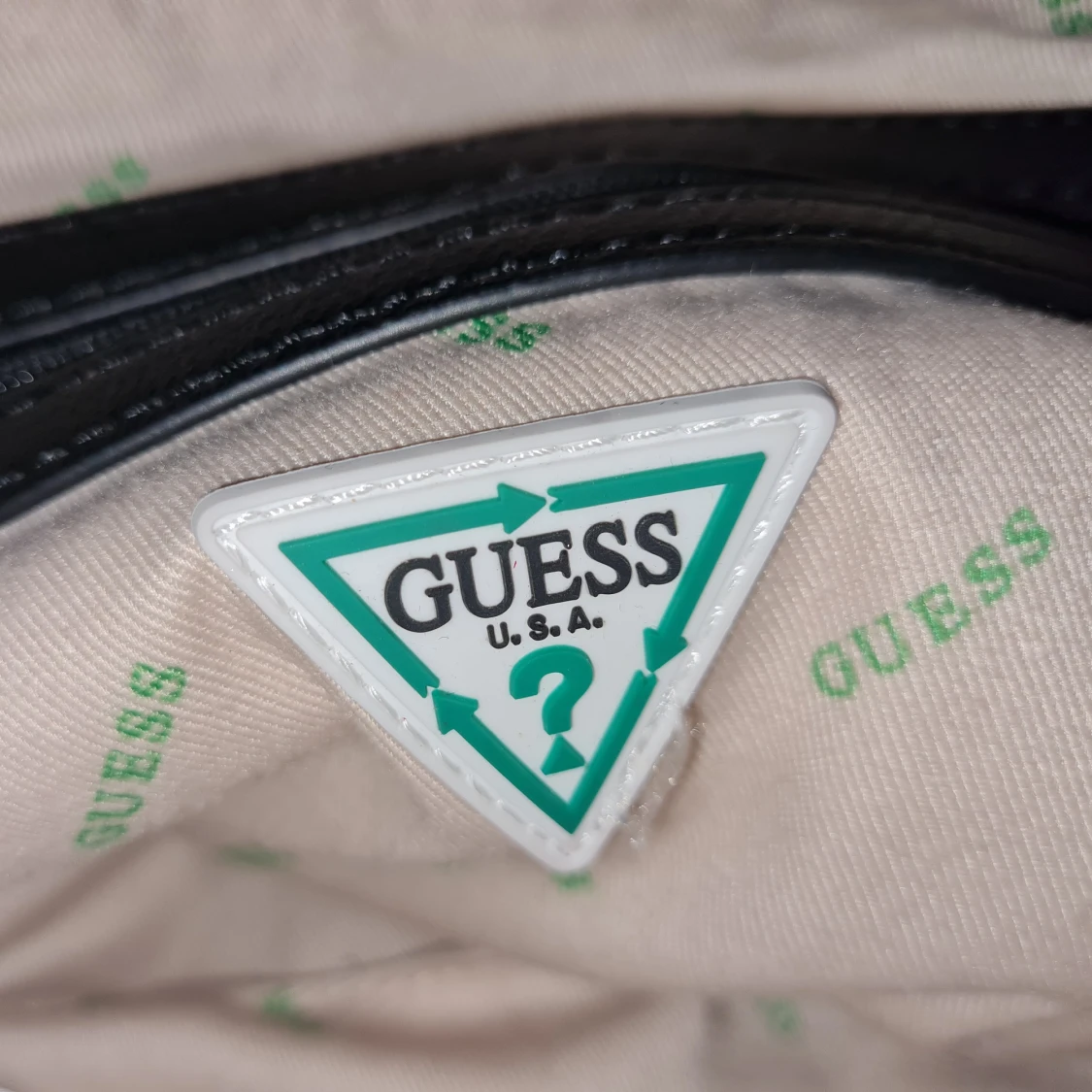 Guess handväska - 91