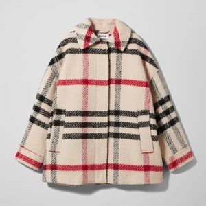 Weekday Judy Jacket  - Rutig Judy Jacket från Weekday. Oversized fit, jag är 175cm lång och har normalt S/M men denna ger perfekt oversized passform. Använd 2 gånger så är som nyskick. Skickar gärna fler bilder på begäran!  Nypris 999kr