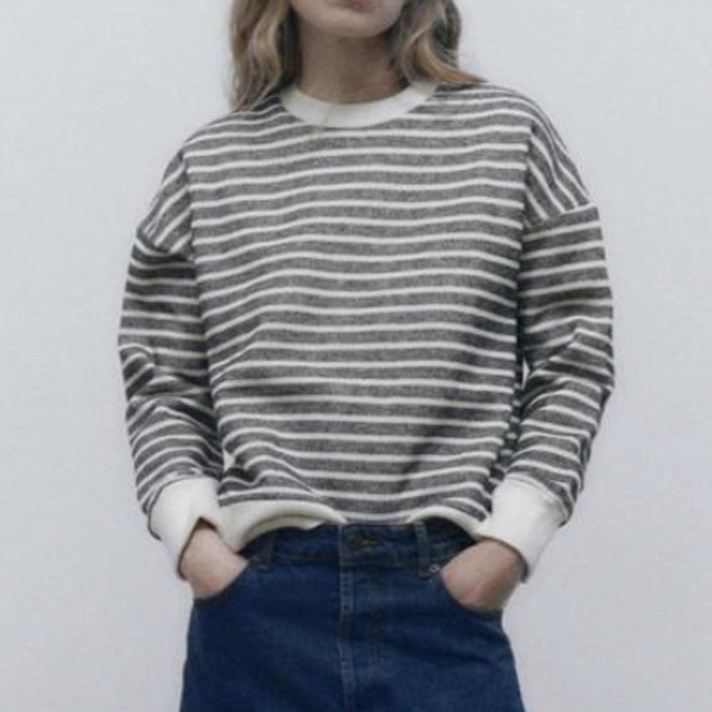 Grå Stickad tröja från Zara | Plick Second Hand