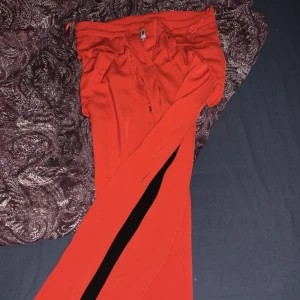 Kostym byxor  - Ett par skit snygga kostym byxor 