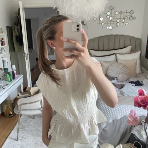 Topp - Helt ny blus/topp från hm som har lapp kvar. Så söt!  