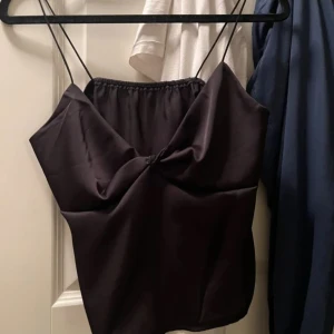 Topp - Festlig topp från Shein. Strl M men passar även S. 