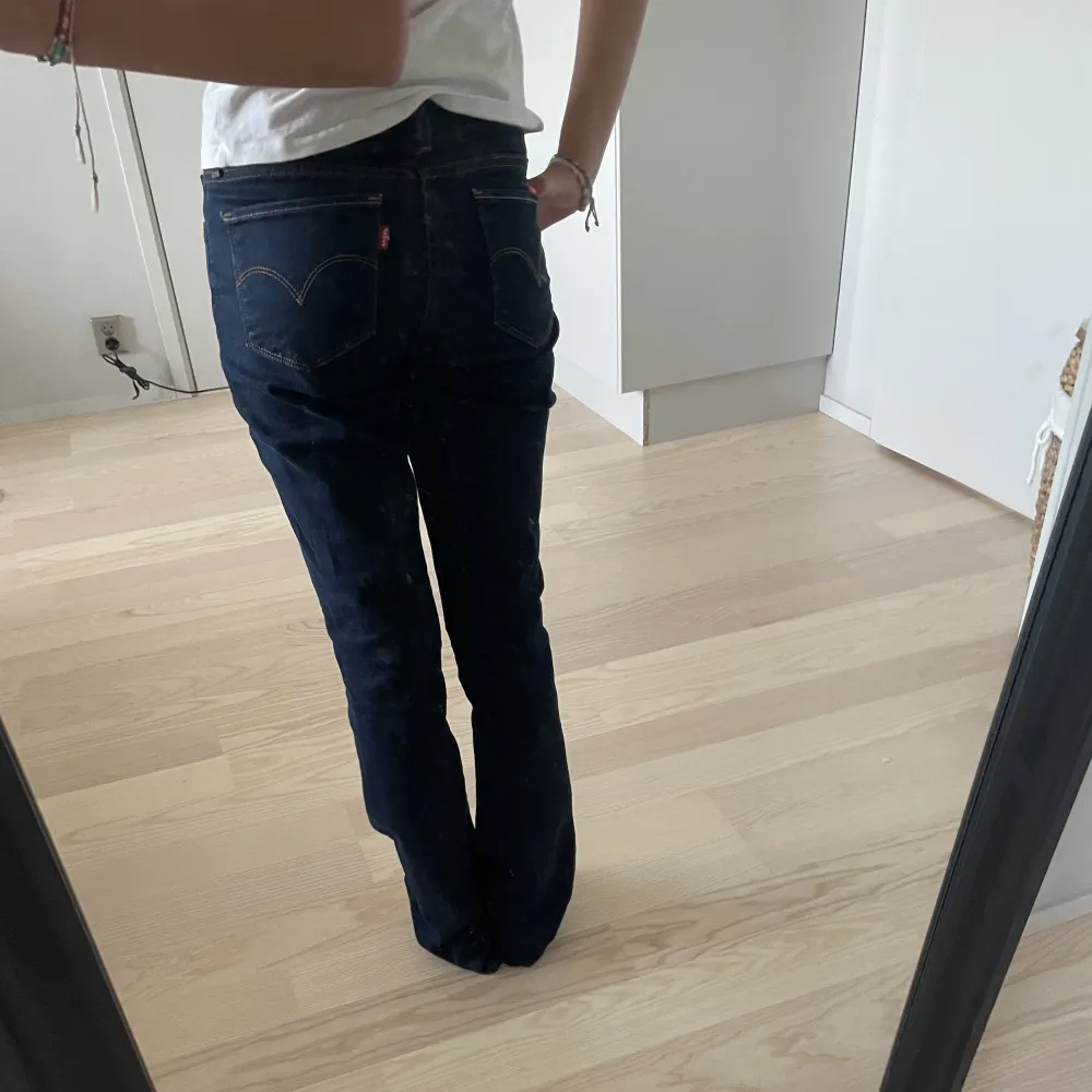 Piss snygga lågmidjade jeans från Levis i storlek 25❤️❤️. Jeans & Byxor.