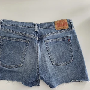 Replay lågmidjade jeansshorts  - Säljer dessa lågmidjade replay jeans shorts då dem bliv ut för små för min smak!