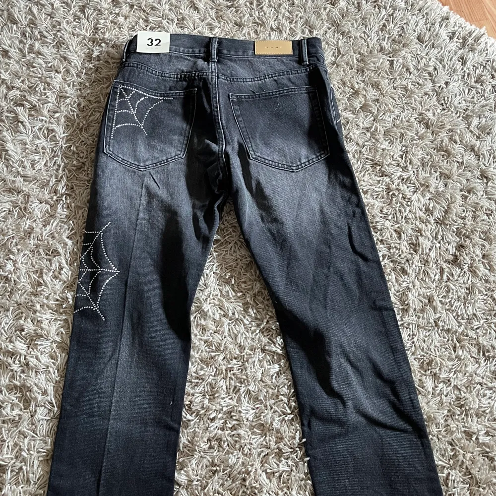 Köpte dessa byxor från ett företag i usa kallat mnml men aldrig använt dem då ja personligen inte gillade dem. Jeans & Byxor.