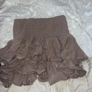 Kjol - Super fin helt ny kjol, rätt liten i storlek 