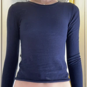 Baströja från Zara - Jätteskön och fin stickad baströja från Zara. Väldigt stretchig och mjuk. Fraktkostnad kan tilkomma. 