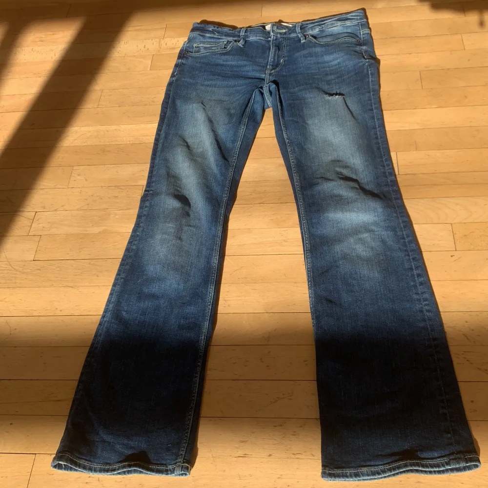 Superfina lågmidjade jeans💋💕. Jeans & Byxor.