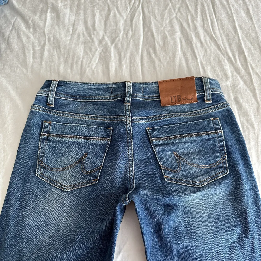 Lågmidjade jeans från Ltb💓midja 78 innerben 82 jae 165. Jeans & Byxor.