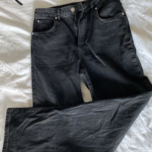 Jeans - Raka jeans från never denim Storlek 28/32 100kr+frakt