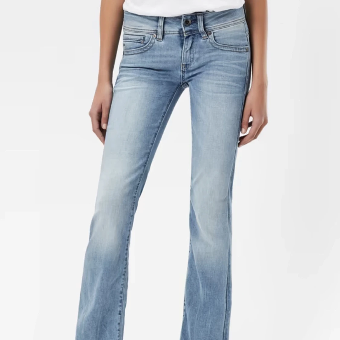 Et par lågmidjade bootcut G-Star Raw jeans  - 90