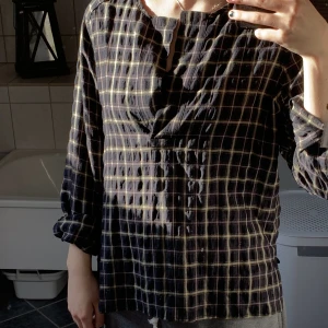 Skjorta öppen hals - Ytterst lite använd  