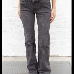 Säljer dessa supersnygga jeans ifrån brandy Melville i modellen brielle💓