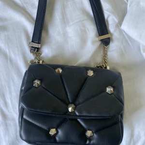 Svart väska  - Skit snygg trendig väska från zara⚡️