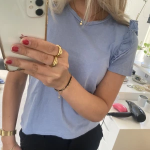 Zara topp❤️‍🔥 - Säljer min snygga t-shirt/topp från zara💙💙💙