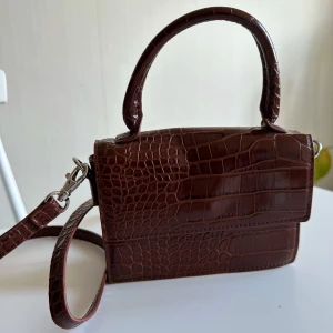 Väska - Brun väska från MONKI