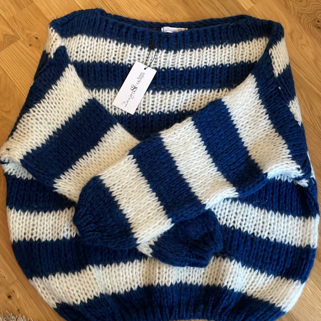 Stickad tröja från Design by Si