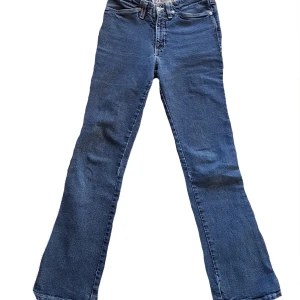 Vintage crocker jeans!  - De sötaste vintage bootcut crocker jeans utan bakfickor! Perfekt till vardags, bra skick!Tveka inte att fråga om du vill ha bättre bilder :)